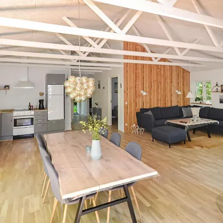 3 Bedroom Awesome In *