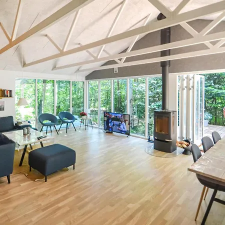 3 Bedroom Awesome In Ferienhaus *